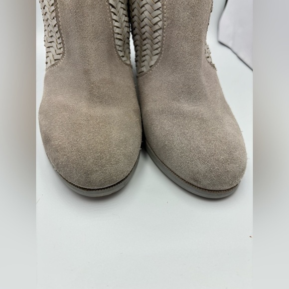 Diba True Women's Cheer Leader Ankle Booties Ice Grey Suede - Picture 2 of 5